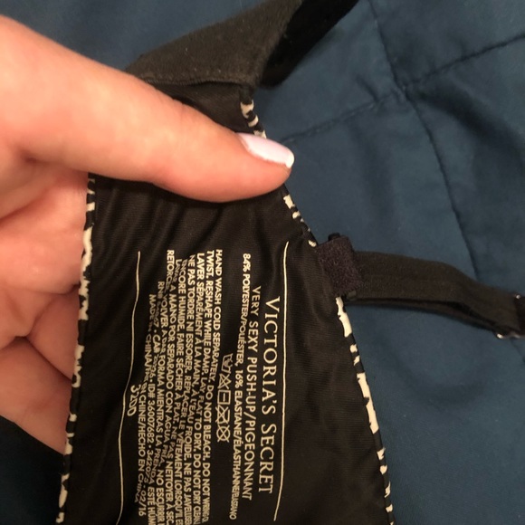 Super sexy Victoria’s Secret braw - Picture 2 of 3